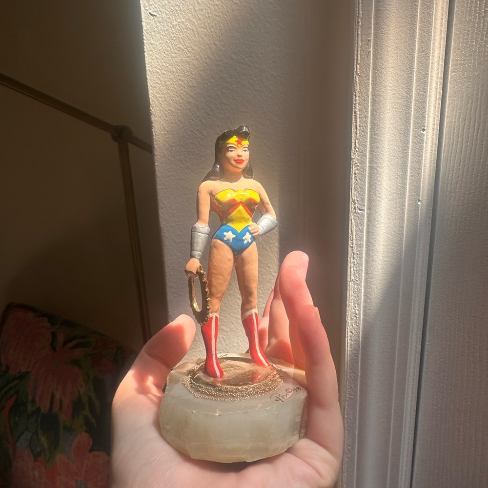 Ron Lee Wonder Woman Figurine, Collectors Item!